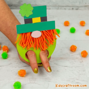 Leprechaun Finger Gnome Puppets - Source: Kids Craft Room